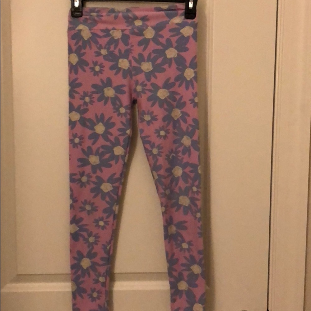 pink and blue flower leggings